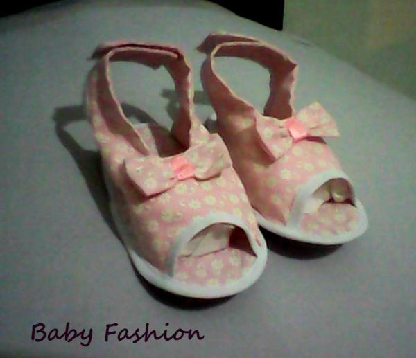 Sapatinho de Dedo Rosa Bebê
